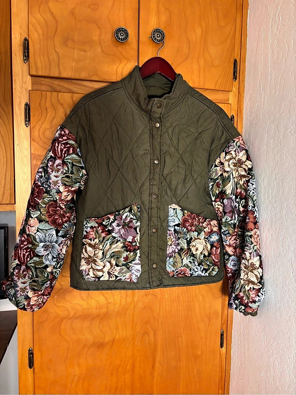 Reworked Women's Talestry Sleeve Quilted Jacket in Green OOAK